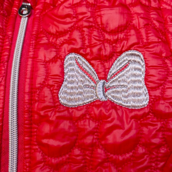 Girls red Disney Minnie Mouse quilted puffer jacket with silver bow- 5/6 - Picture 3 of 9